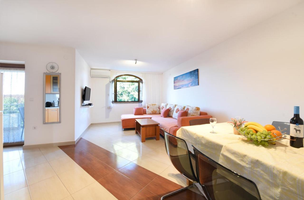 Apartments Mirasol Umag Exterior photo