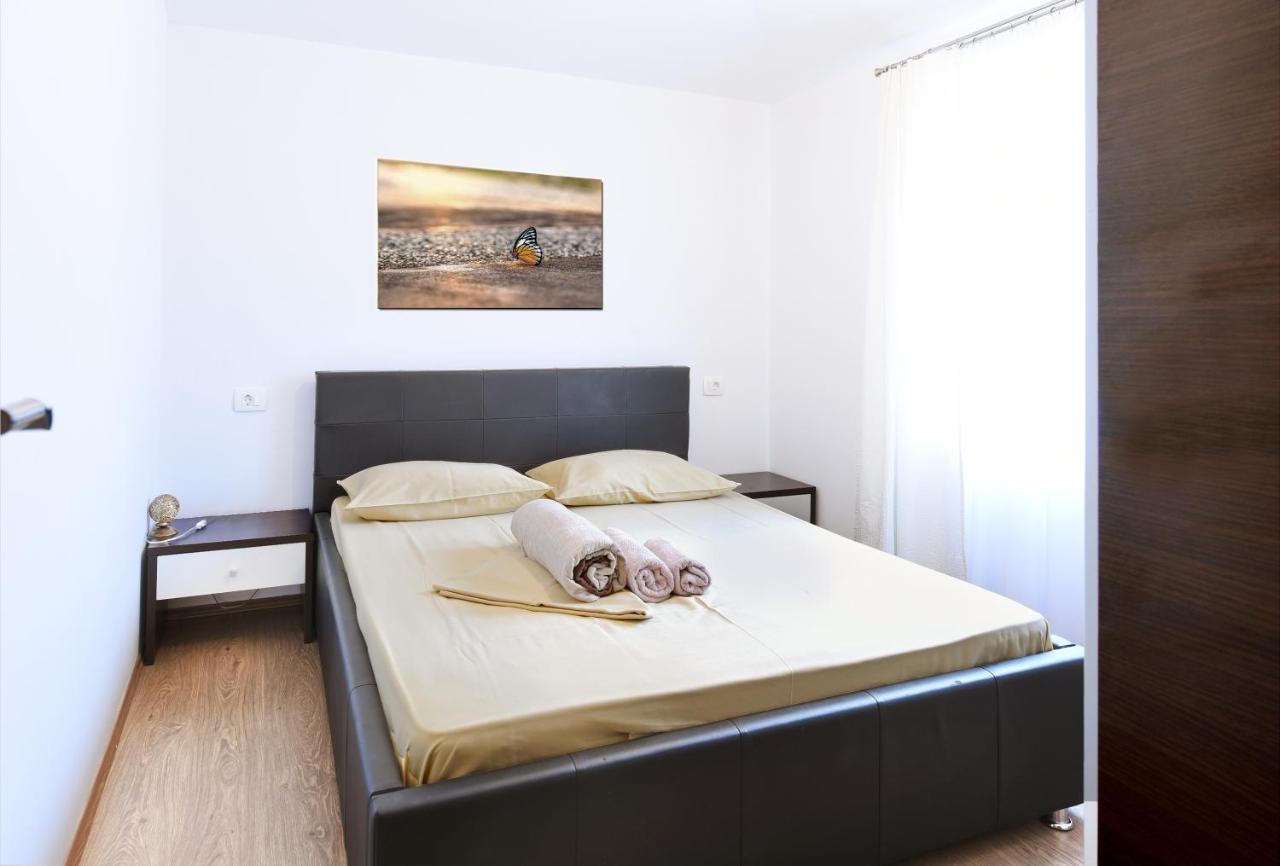 Apartments Mirasol Umag Exterior photo