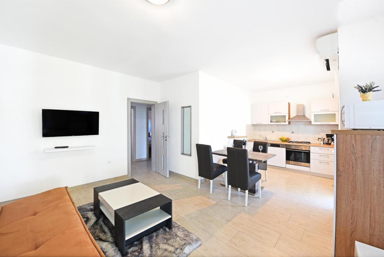 Apartments Mirasol Umag Exterior photo