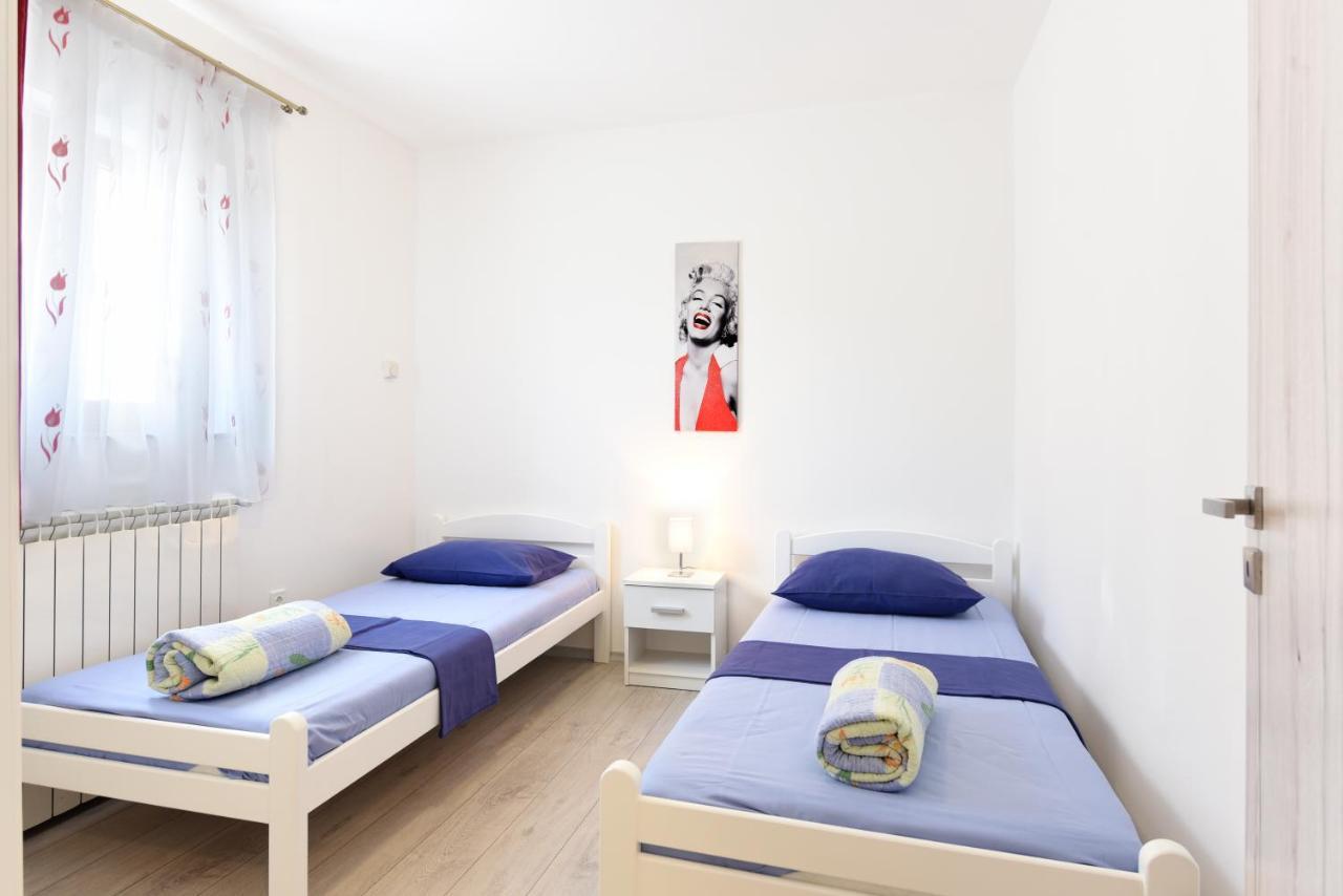 Apartments Mirasol Umag Exterior photo