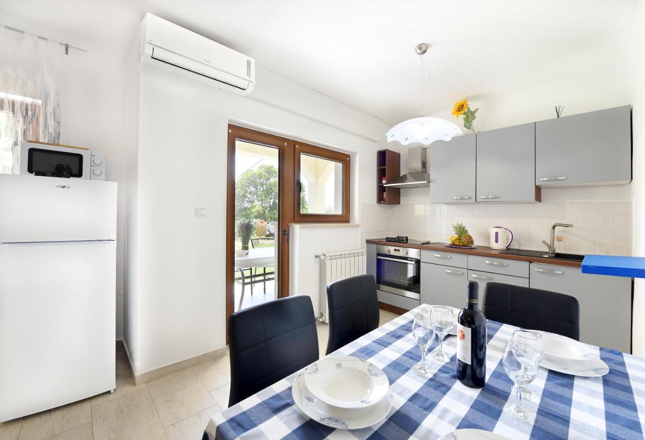 Apartments Mirasol Umag Exterior photo